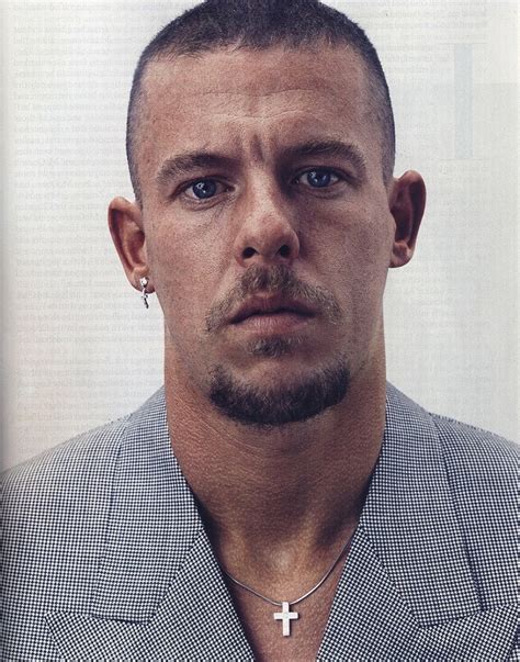 alexander mcqueen biografia